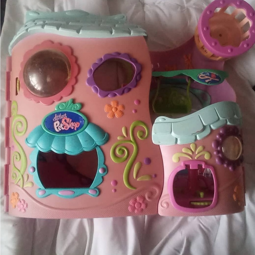 Littlest Pet Shop Pink and Green Dollhouse with Whimsical Design